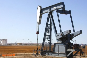 أسعار النفط ترتفع 1% إلى نحو 77 دولارا