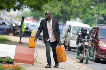 سوق سوداء لبيع الوقود في نيجيريا بعد رفع الدعم