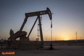 النفط يرتفع إلى 77.4 دولار بفعل توقعات زيادة الطلب