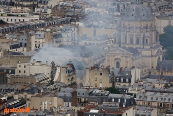 حريق كبير في وسط باريس وانهيار مبنى بشكل جزئي