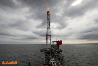 النفط يستقر بعد صعود حاد إثر نقص كبير في مخزونات الخام الأمريكي