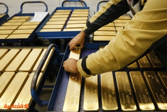 الذهب ينخفض بعد ارتفاع الدولار وعوائد السندات