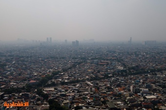 إندونيسيا تأمر 50% من الموظفين بالعمل من المنزل لشهرين لتحسين جودة الهواء