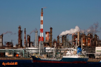 النفط يرتفع إلى 96.7 دولار بدعم تراجع المخزونات الأمريكية وشح المعروض 