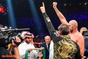 فوز بطل الملاكمة للوزن الثقيل تايسون فيوري بحزام موسم الرياض