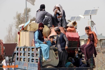 بعد انتهاء المهلة الباكستانية للمغادرة.. تدفق هائل للمهاجرين إلى أفغانستان