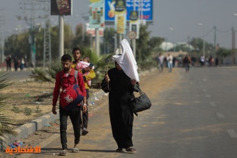 شهر من الحرب والحصار.. غزة تعيش أحزانا يومية وتكابد الصعاب