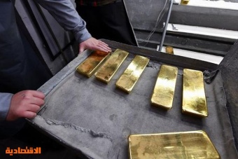 الذهب يرتفع وسط تراجع الدولار وعوائد السندات 
