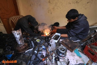 مواقد الكيروسين بدائل رخيصة للطهي والتدفئة في غزة