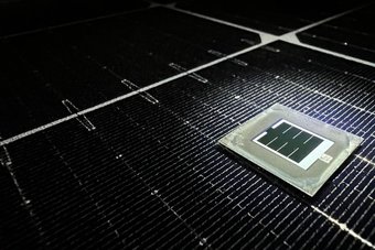 علماء كاوست يكشفون عن نموذج لخلايا شمسية منخفضة التكلفة قادرة على إمداد المملكة والعالم بالطاقة