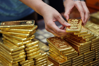  الذهب يتجه نحو أول انخفاض أسبوعي خلال شهر