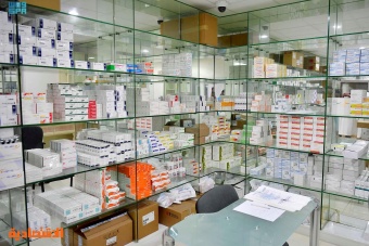 عقوبات على 10 منشآت لم تلتزم بتوفير الأدوية في السوق المحلية خلال فبراير
