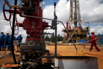 أسعار النفط تواصل الصعود وسط توقعات بتراجع المعروض
