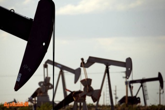 النفط يستقر وسط عقوبات أمريكية وانحسار التوتر
