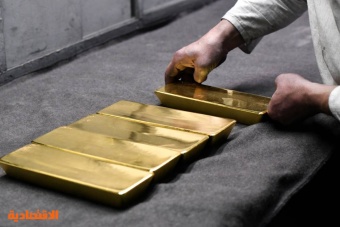 رقم قياسي جديد للذهب مع تجاوز الأونصة 2300 دولار مدفوعا باحتمال خفض الفائدة 