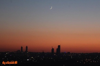 "المحكمة العليا" تدعو إلى تحري رؤية هلال شوال مساء الإثنين 29 رمضان
